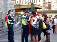 PSOs and girls at Flinders St